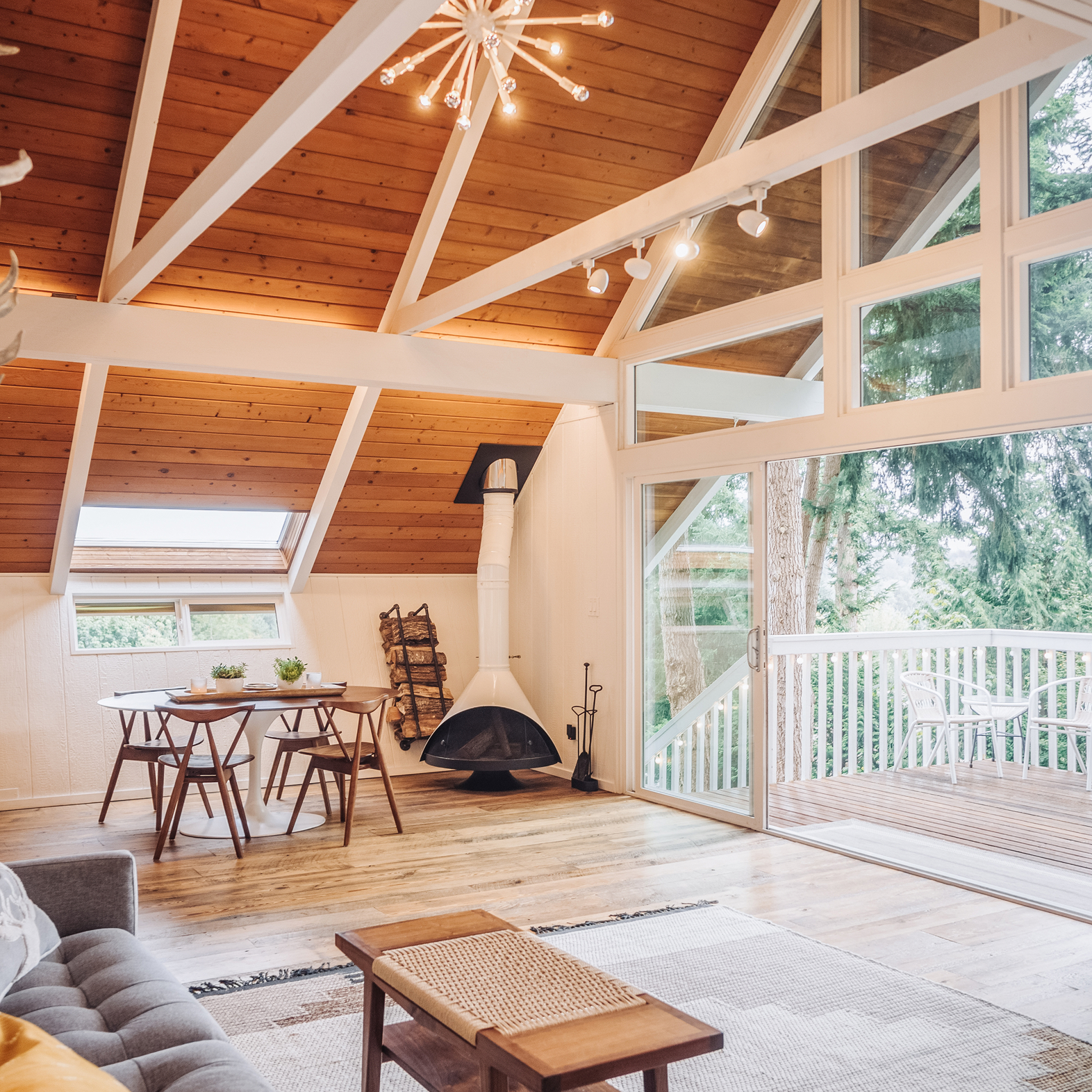 rhs-interior-design-cabin-mid-century